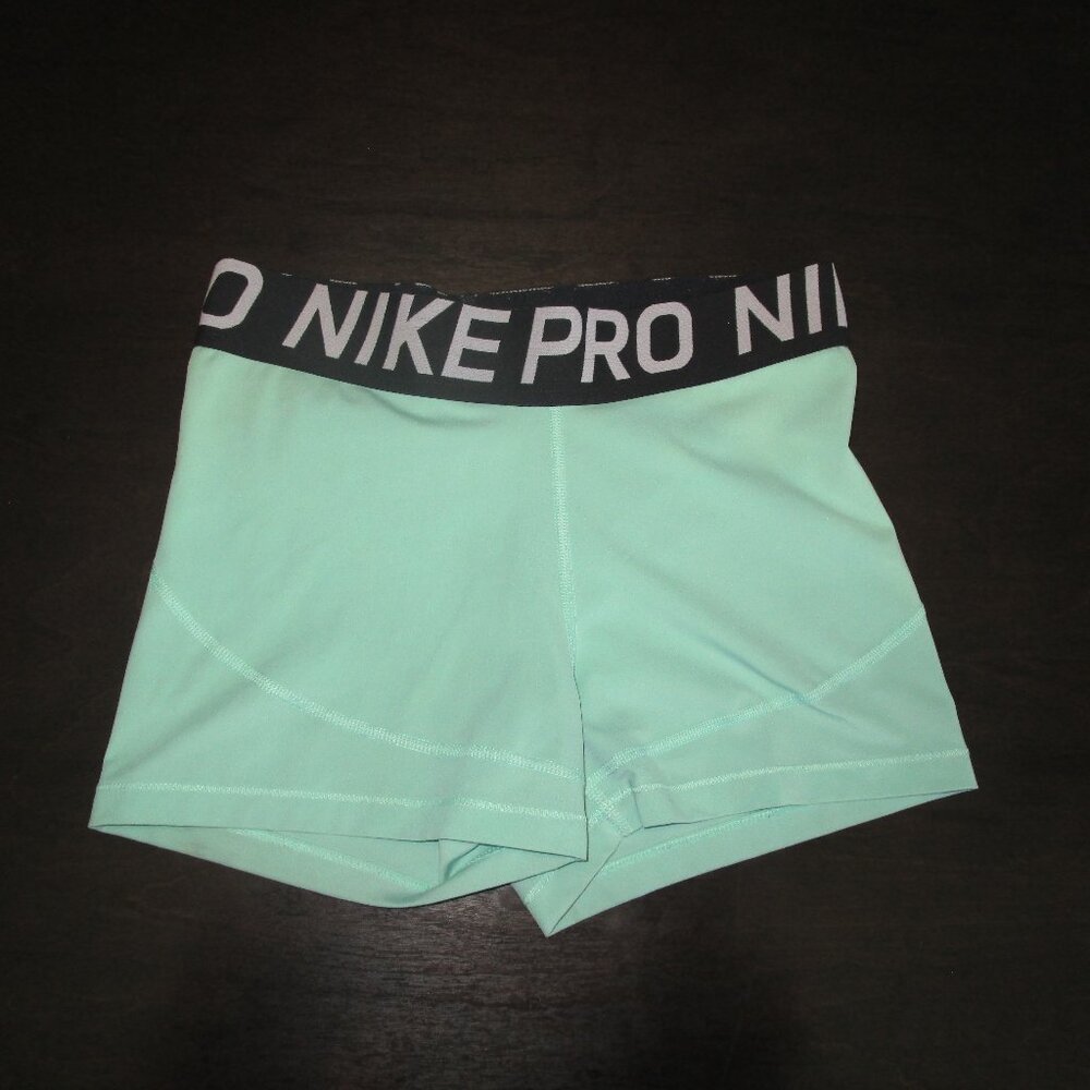 Nike, Size large, Mint green